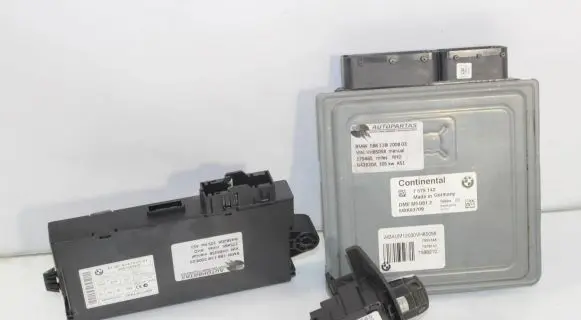 BMW 3 E90 E91 Engine ECU kit and lock set 7579142 5WK93709 E88118120083