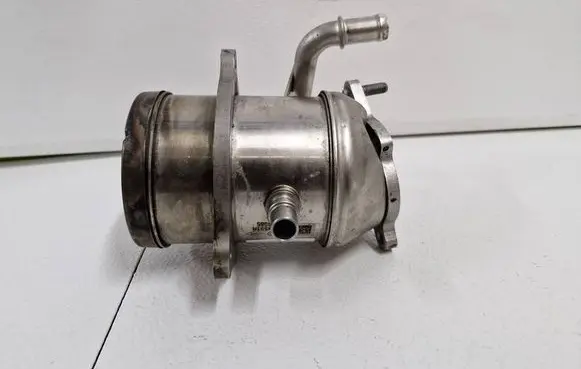 Renault Trafic III (X82) EGR valve cooler 147354591R