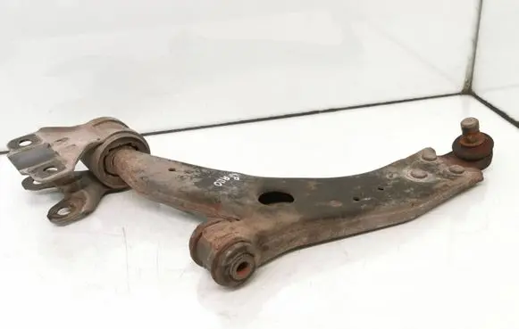 Ford Focus Front lower control arm/wishbone