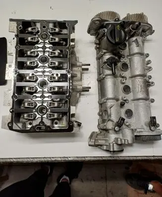 Volkswagen PASSAT B8 Engine head 04L103404AE 04E103479C