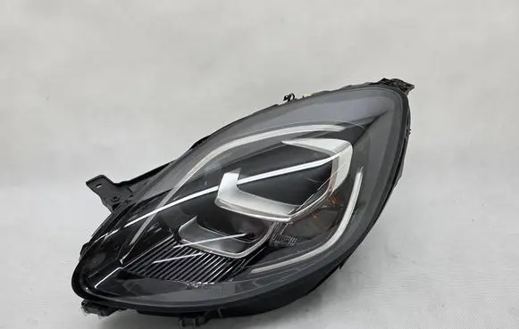 Ford Puma Headlight/headlamp L1TB-13E015-EK SPL1TB-13E015-EK