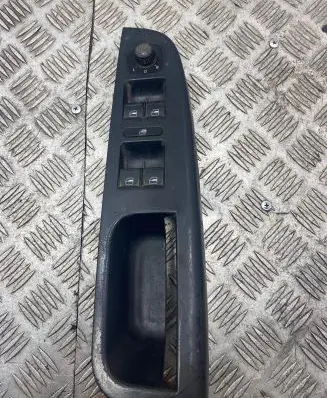 Volkswagen PASSAT B5 Front door interior handle trim 1K4959857A 1K4868049B
