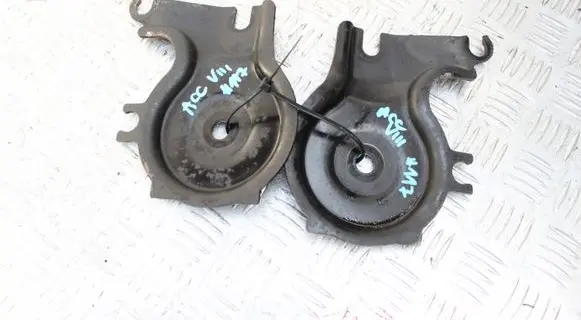 Honda Accord Engine mounting bracket