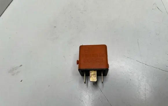 BMW 3 E46 Other relay 1378238 085143