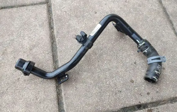 Audi A4 S4 B9 Engine coolant pipe/hose 04L122157BT