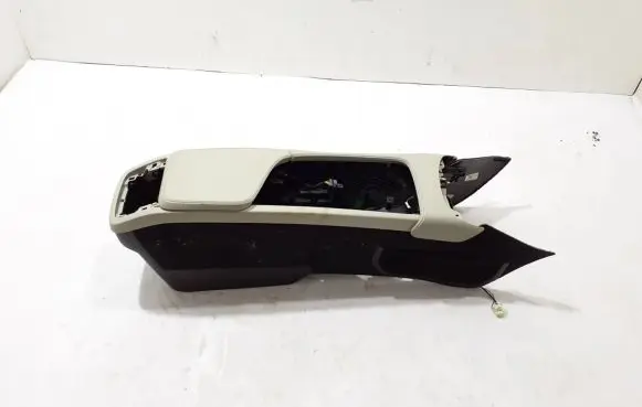 Volvo XC90 Armrest