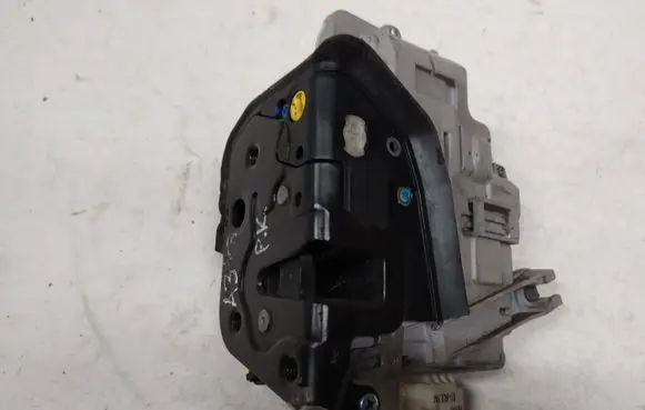 Audi A3 S3 A3 Sportback 8P Front door lock 4F2837015
