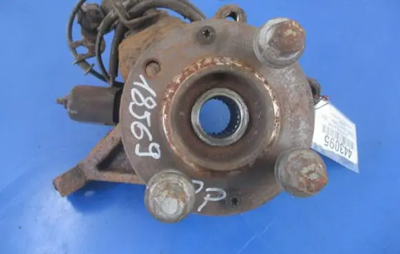 Citroen Xsara Picasso Front wheel hub spindle knuckle