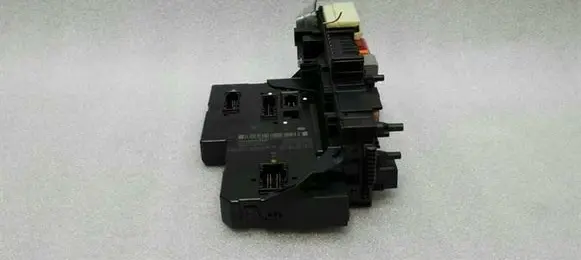 Mercedes-Benz E C207 W207 Fuse module A2129000004