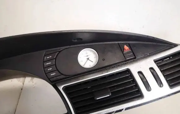 Chrysler Pacifica Screen/display/small screen p04685911ac
