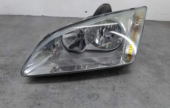 Ford Focus Headlight/headlamp 4M51-13W030-AC