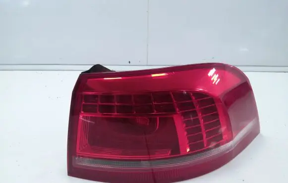 Volkswagen PASSAT B7 Rear/tail lights 2SK01074602