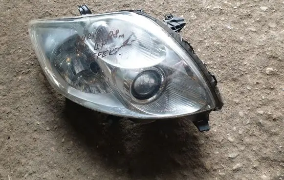 Toyota Auris 150 Headlight/headlamp 8111002470