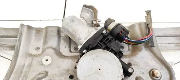 Mitsubishi Grandis Front door window regulator motor MR989947 0620402220