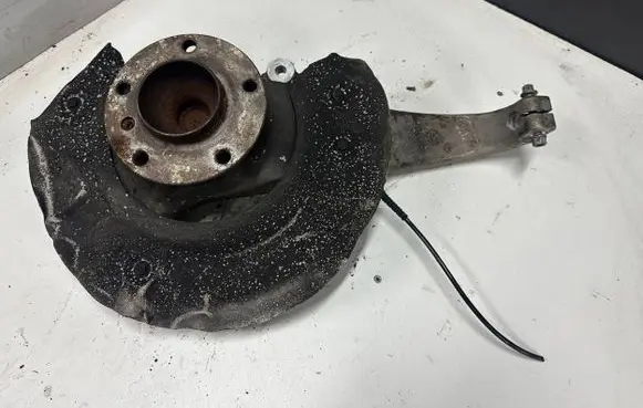 BMW 5 F10 F11 Front wheel hub