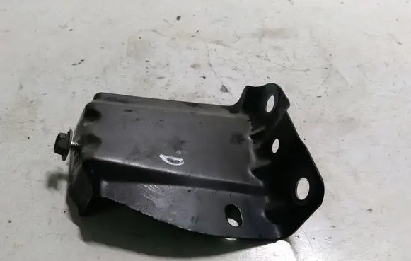 Citroen C-Crosser Fender mounting bracket