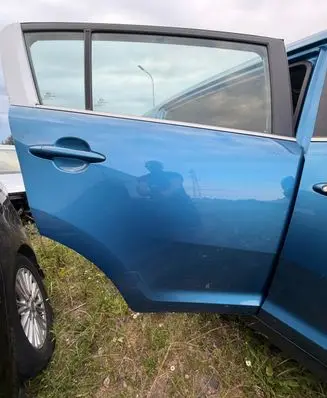 KIA Sportage Rear door
