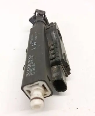 Volvo V70 Headlight washer spray nozzle 30655066 110608
