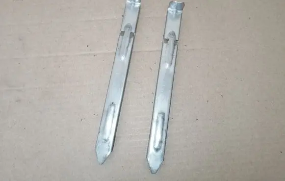 Headlight/headlamp mounting bracket