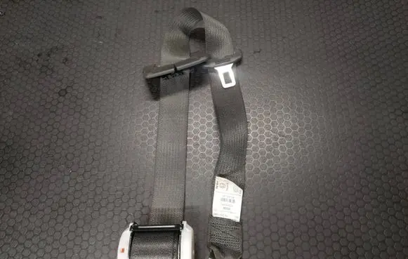 Opel Insignia A Middle seatbelt (rear) 13267143 306106899P10AF J72A2920GJ