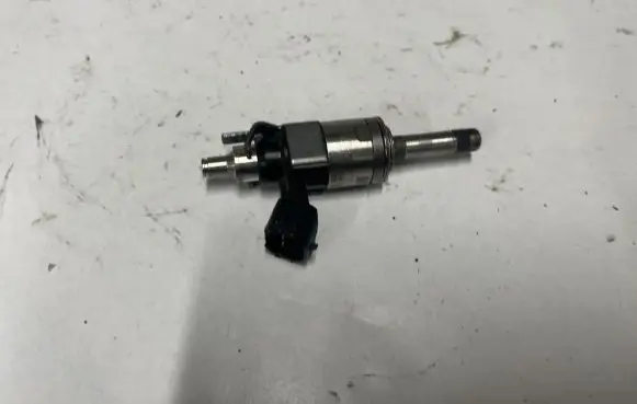 Ford Mustang VI Fuel injector JR3E9G929BA