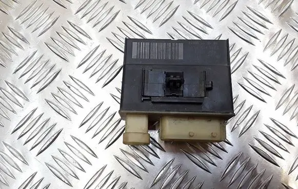 Citroen C5 Coolant fan relay 9652021180