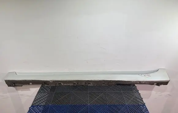 Toyota Prius (XW30) Sill 7586047010