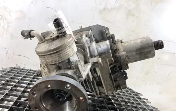 Mazda CX-7 Gearbox transfer box case 