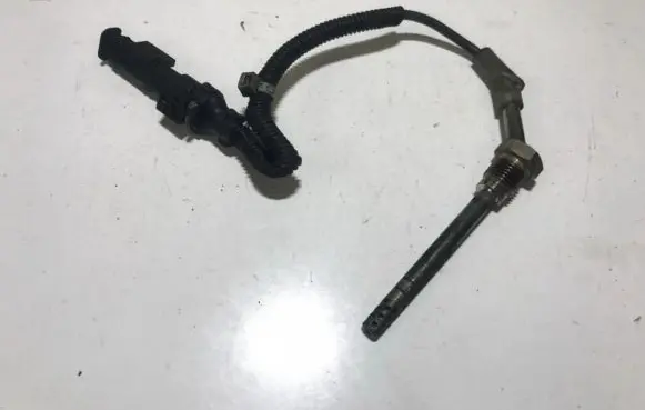 Mercedes-Benz C AMG W204 Exhaust gas temperature sensor a0019050700 fnb