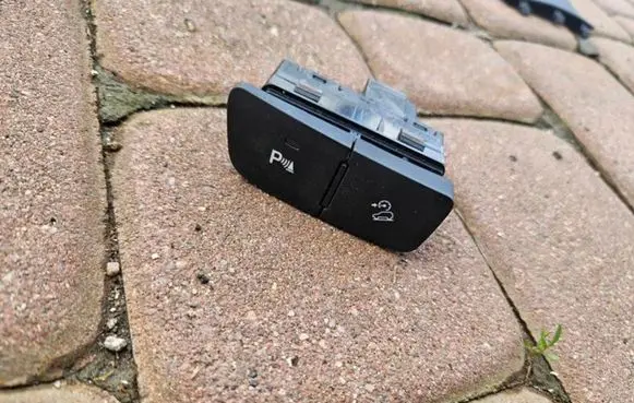 Opel Mokka Other switches/knobs/shifts 95018466