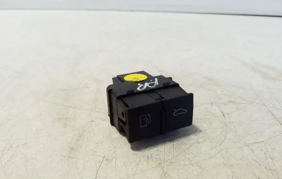 Audi TT TTS Mk2 Fuel tank opening switch 8P0959833A