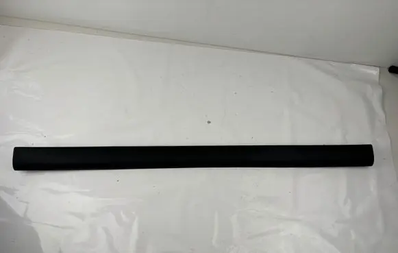 Chrysler Sebring (JS) Tailgate trim KM07561
