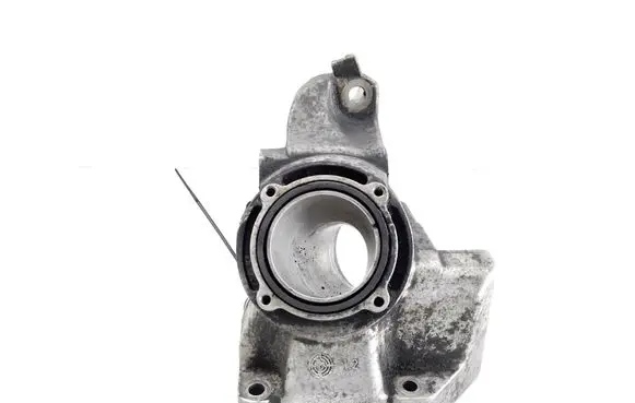 Mercedes-Benz C W204 Engine mounting bracket A6462230504