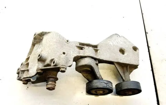 BMW 2 F22 F23 Engine mounting bracket