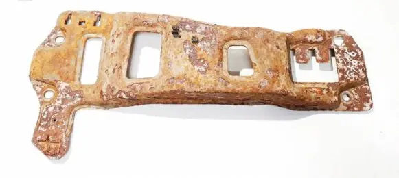 Volvo XC90 Engine mounting bracket