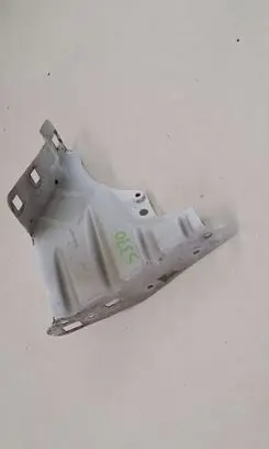 Citroen C3 Fender mounting bracket 125522R00 S370