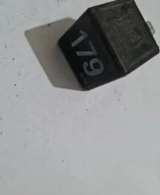 Volkswagen Golf IV Other relay 357827843A 357927843A 357927643A
