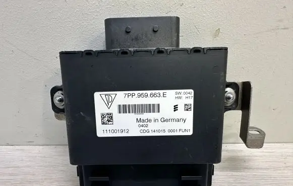 Porsche Cayenne (92A) Voltage converter inverter 7PP959663E