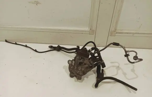 BMW 3 E90 E91 Fuel injection high pressure pump 7823452 101124 0445010519