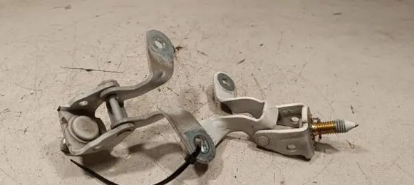 Jeep Grand Cherokee Tailgate/trunk/boot hinge
