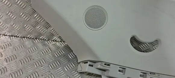 (D)pillar trim (top)