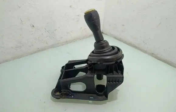 Citroen C3 Gear shifter/selector 9647821380