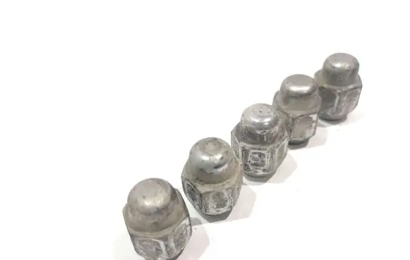 Hyundai Santa Fe Nuts/bolts 