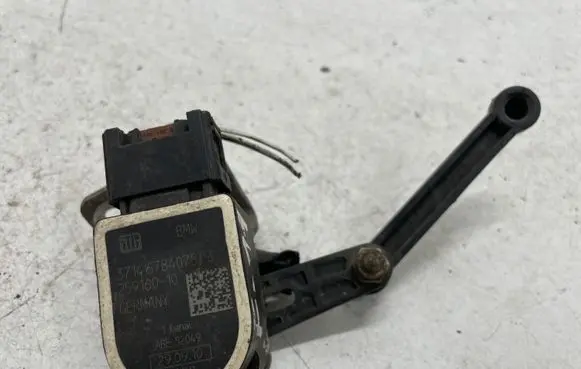 BMW 5 F10 F11 Headlight/headlamp level sensor 6784075