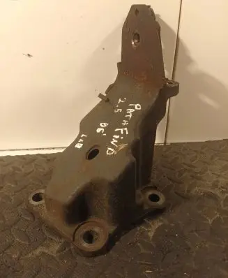 Nissan Pathfinder R51 Engine mounting bracket 11232EB305