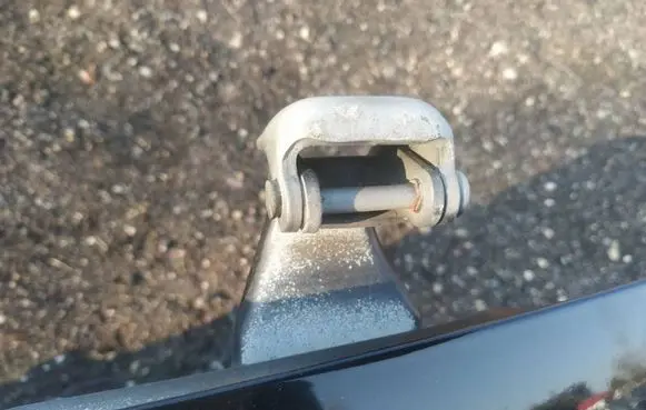 Ford Kuga I Tailgate/trunk/boot hinge