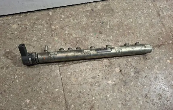 BMW 7 E65 E66 Fuel main line pipe 7792492 779249204