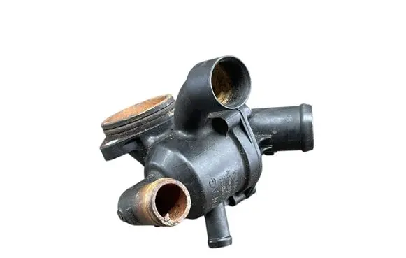 Volkswagen Touran II Thermostat/thermostat housing 03L121111R