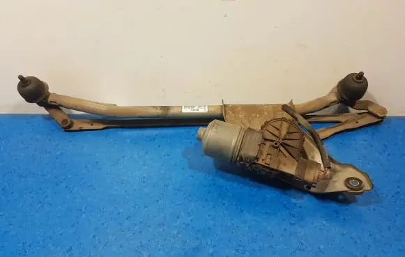 Dacia Sandero Front wiper linkage and motor 8200619512