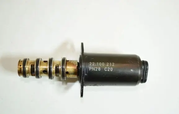 Audi A4 S4 B6 8E 8H Camshaft position sensor 22100212